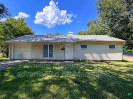 featured image of 7300 E 112th St