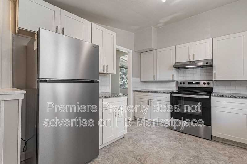 6306 Fairlane Dr - Photo 5 of 18