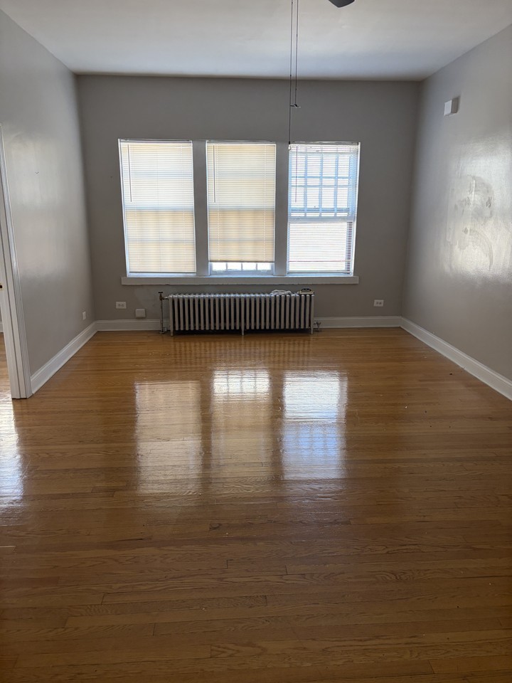2559 Flossmoor Road #101 - Photo 3 of 13