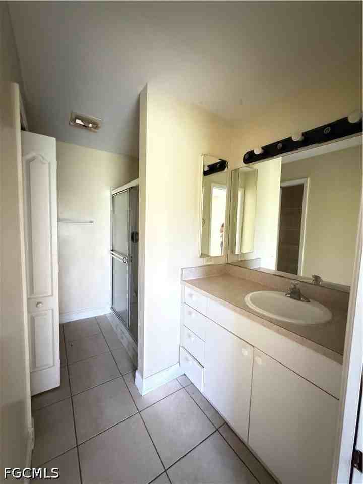 4939 Leonard Blvd S - Photo 7 of 9