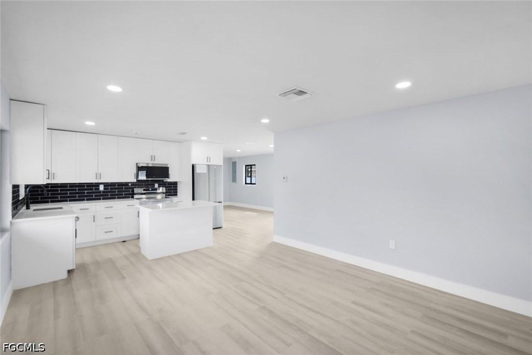 1389 Pine Ave - Photo 5 of 23