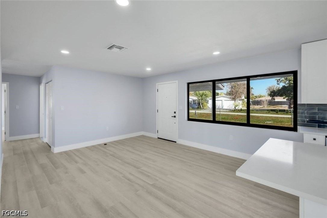 1389 Pine Ave - Photo 6 of 23