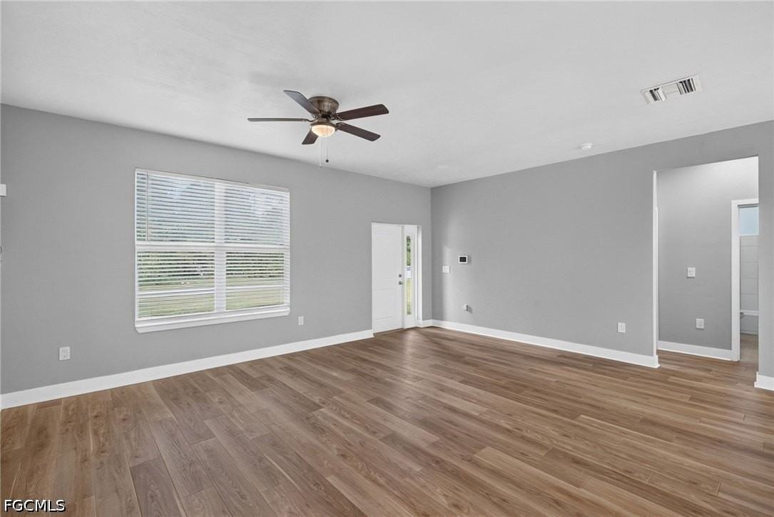 2010 Robert Ave - Photo 5 of 27