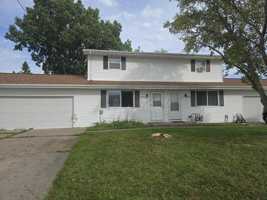 featured image of 3522 3520/3 N Gillett St