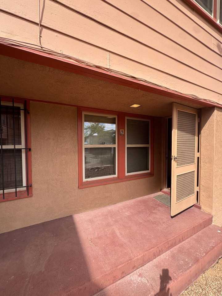 1405 San Carlos Rd Sw #7 - Photo 3 of 14