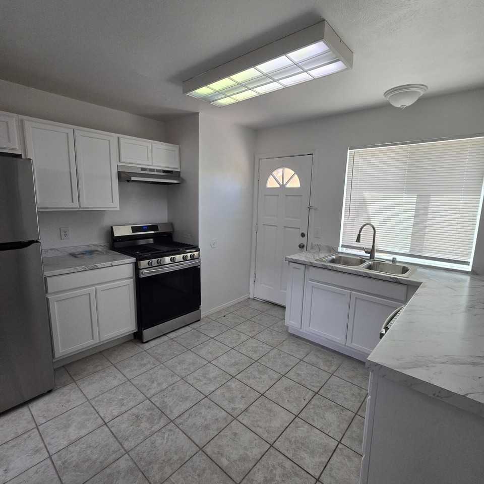 5429 Overlook Dr Ne - Photo 4 of 24