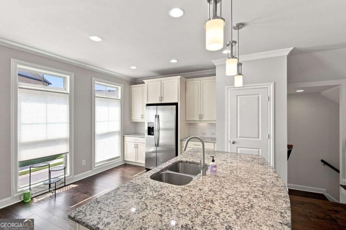 7850 Laurel Crest Dr - Photo 4 of 25