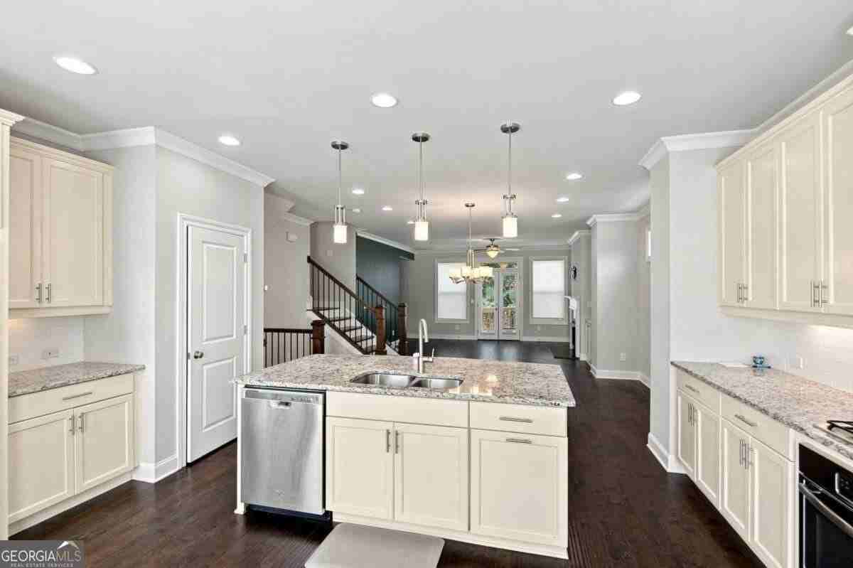 7850 Laurel Crest Dr - Photo 5 of 25