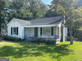 featured image of 209 West Dr