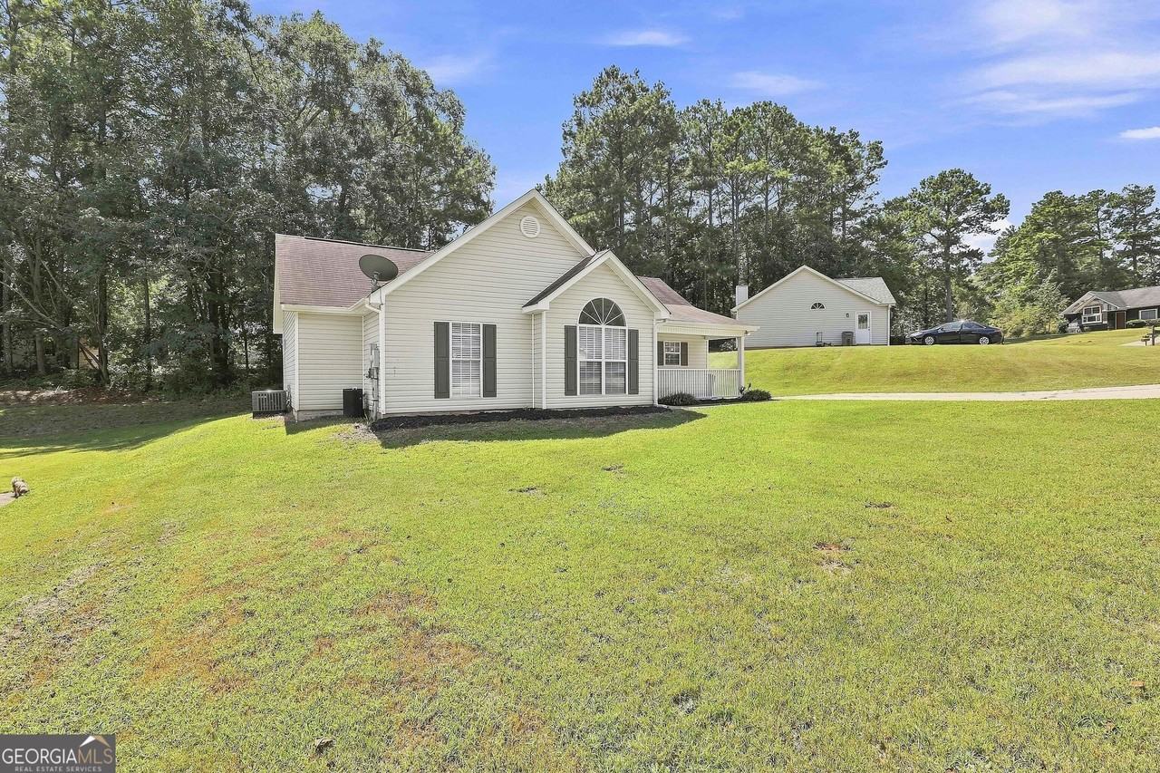 104 Ridgefield Cir - Photo 2 of 31