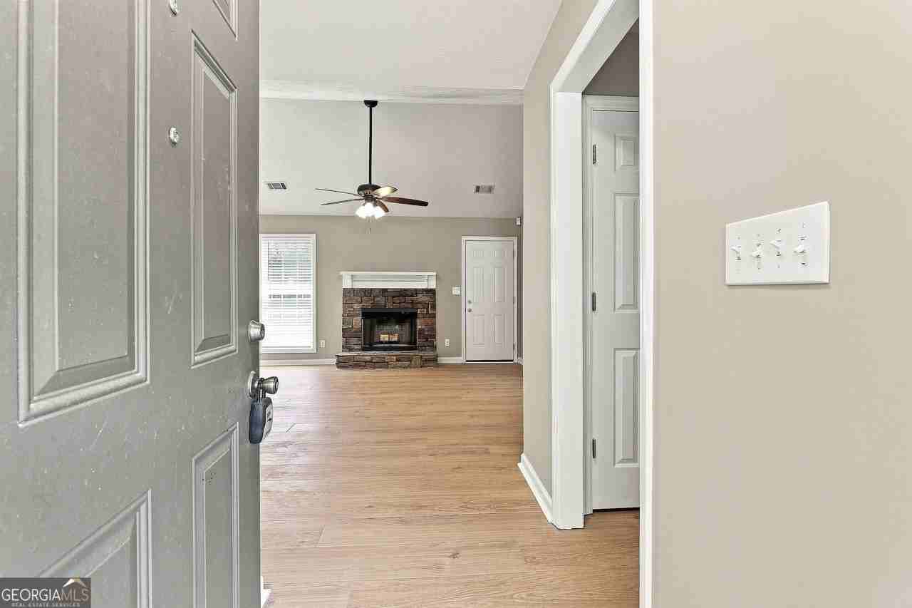 104 Ridgefield Cir - Photo 4 of 31
