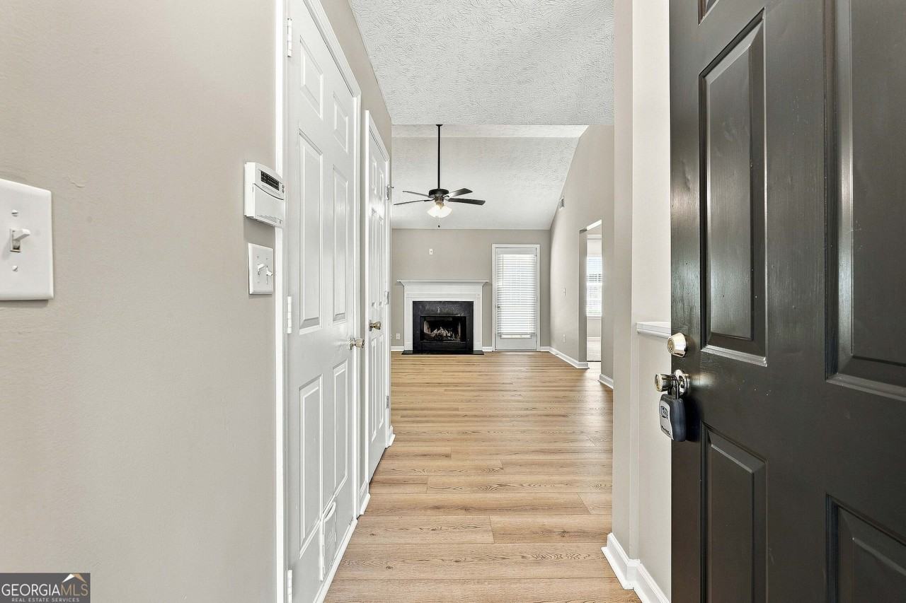 195 Creekside Dr - Photo 4 of 28