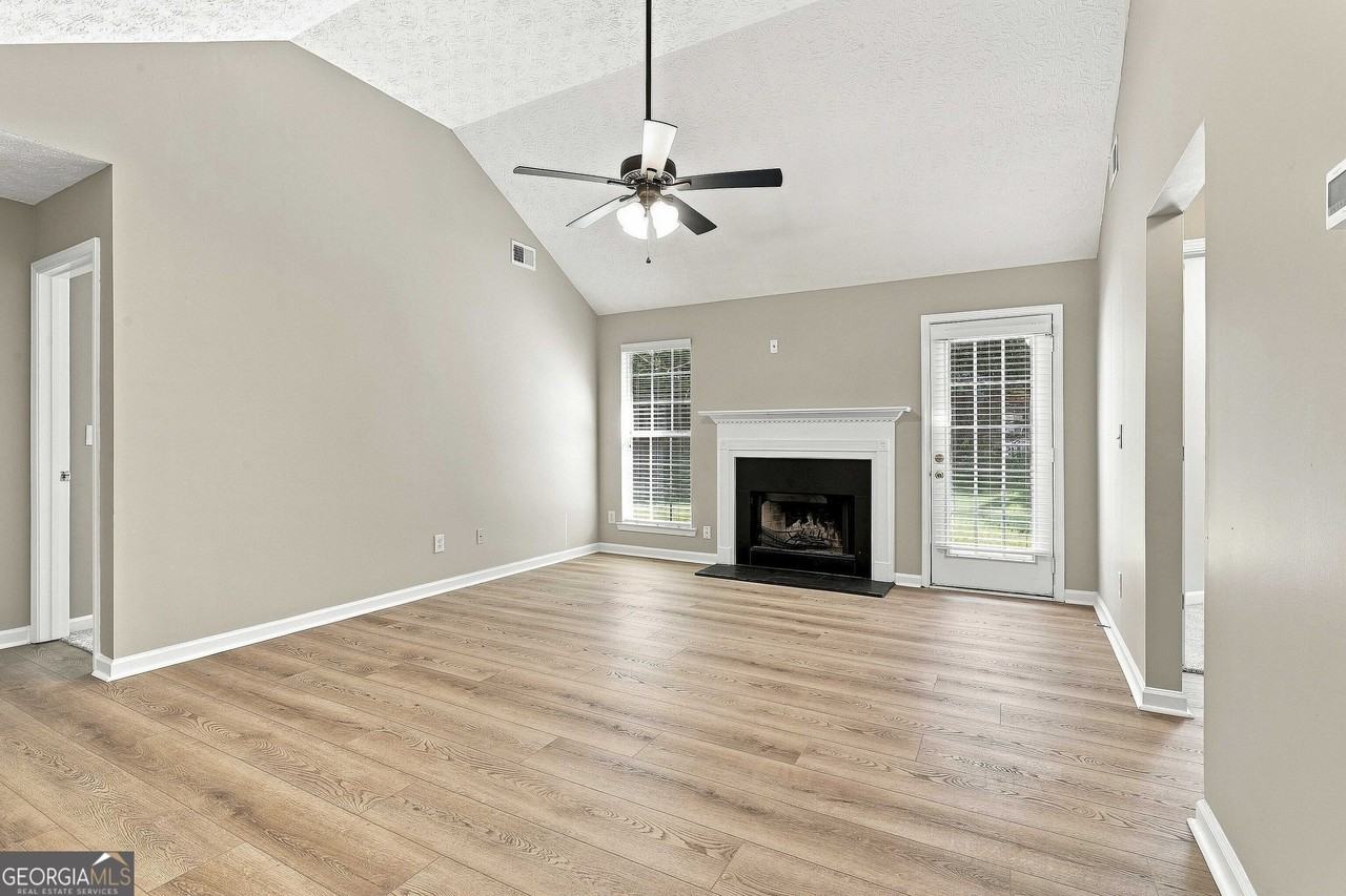 195 Creekside Dr - Photo 6 of 28