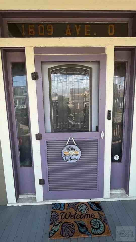 1609 Avenue O - Photo 3 of 24