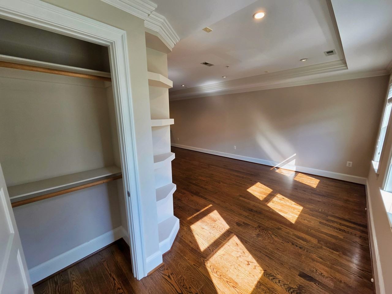 2446 Ontario Rd Nw #1 - Photo 7 of 46