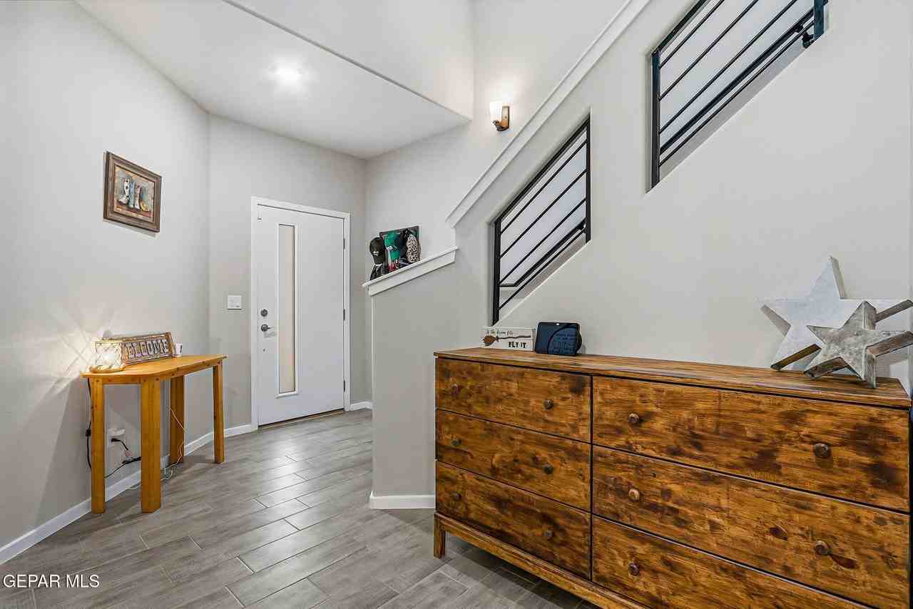 1072 Summer Rain St - Photo 5 of 43