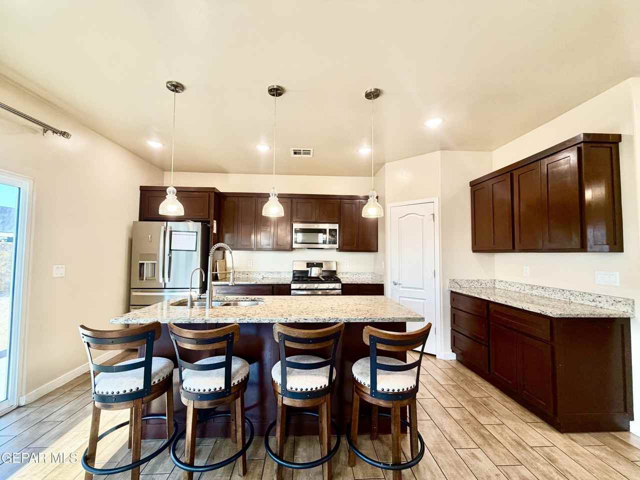 13873 Sky Harbor Ave - Photo 7 of 34