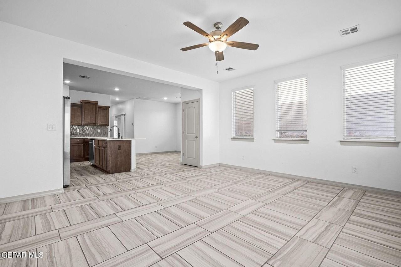 14963A Pebble Hills Blvd - Photo 4 of 36