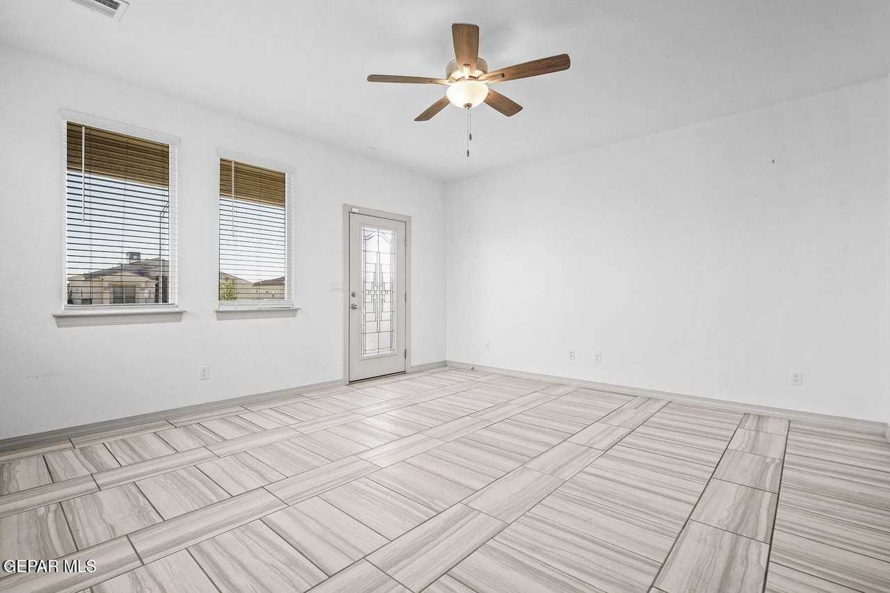 14963A Pebble Hills Blvd - Photo 5 of 36