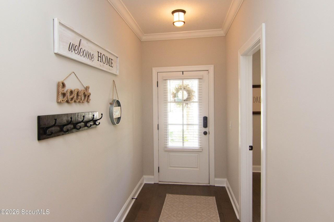 703 Mariners Cir - Photo 3 of 8