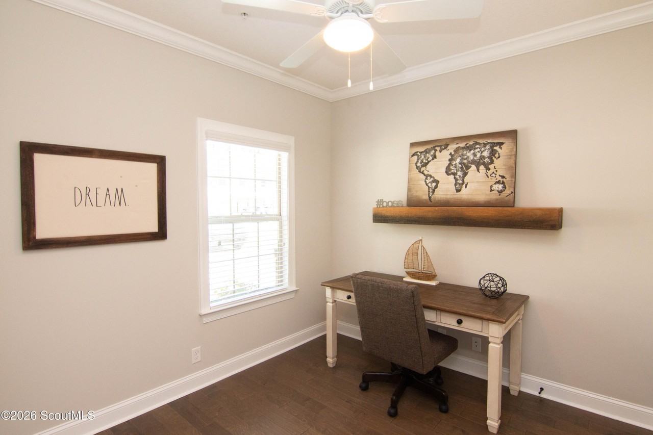 703 Mariners Cir - Photo 4 of 8