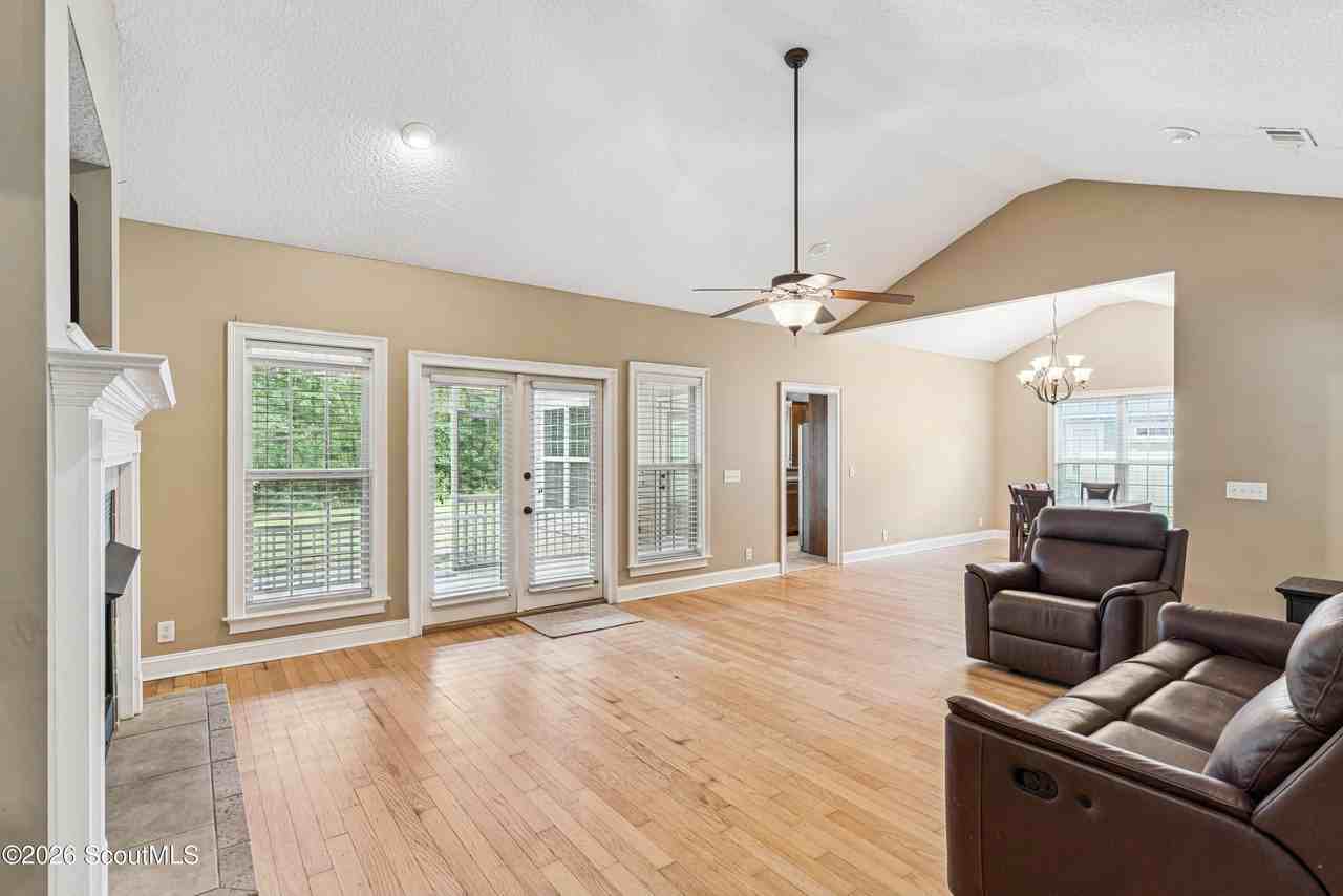 53 Deer Ln - Photo 4 of 35