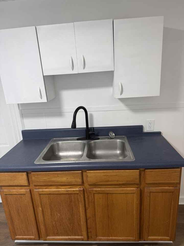 1221 Stuart St #B - Photo 4 of 14