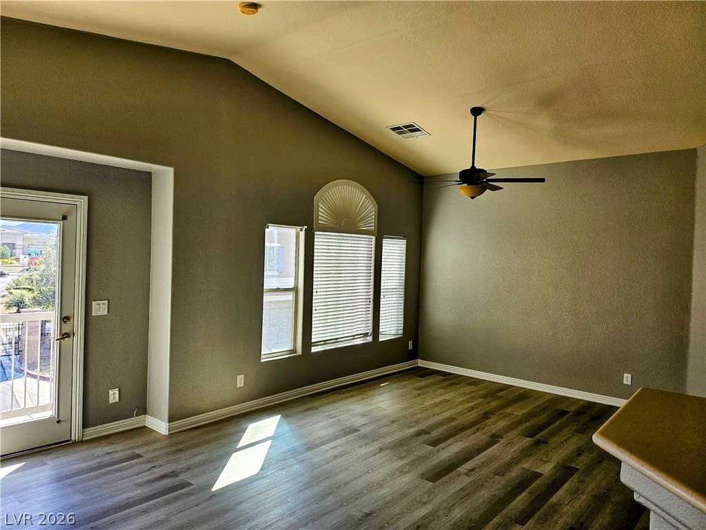 10653 Petricola St #101 - Photo 5 of 18