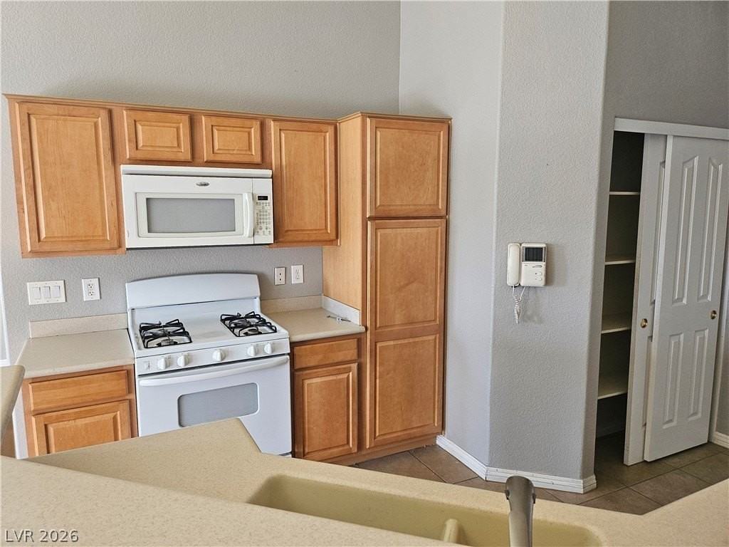 10653 Petricola St #101 - Photo 7 of 18