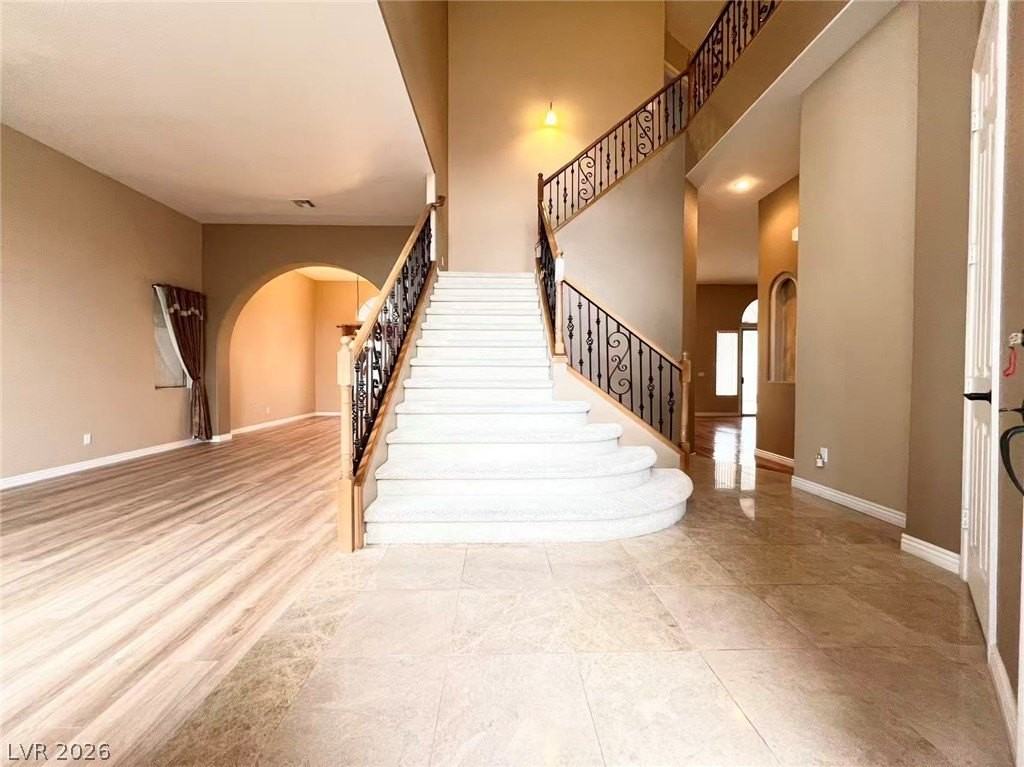 2105 Eaglepath Cir - Photo 4 of 32