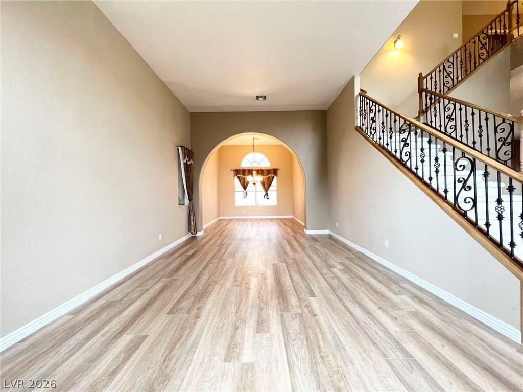 2105 Eaglepath Cir - Photo 5 of 32