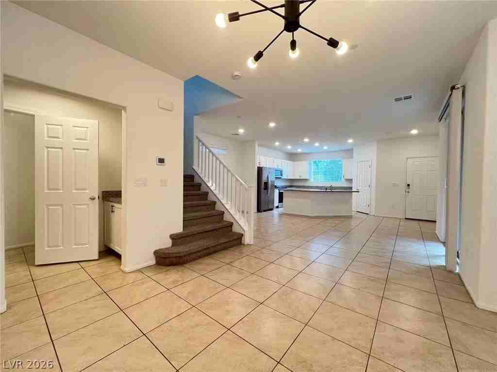 1347 Graphite Ave - Photo 3 of 25