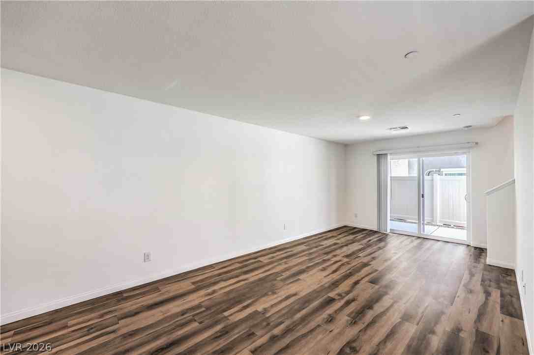 12103 Mojave Gold Rd #4 - Photo 3 of 24