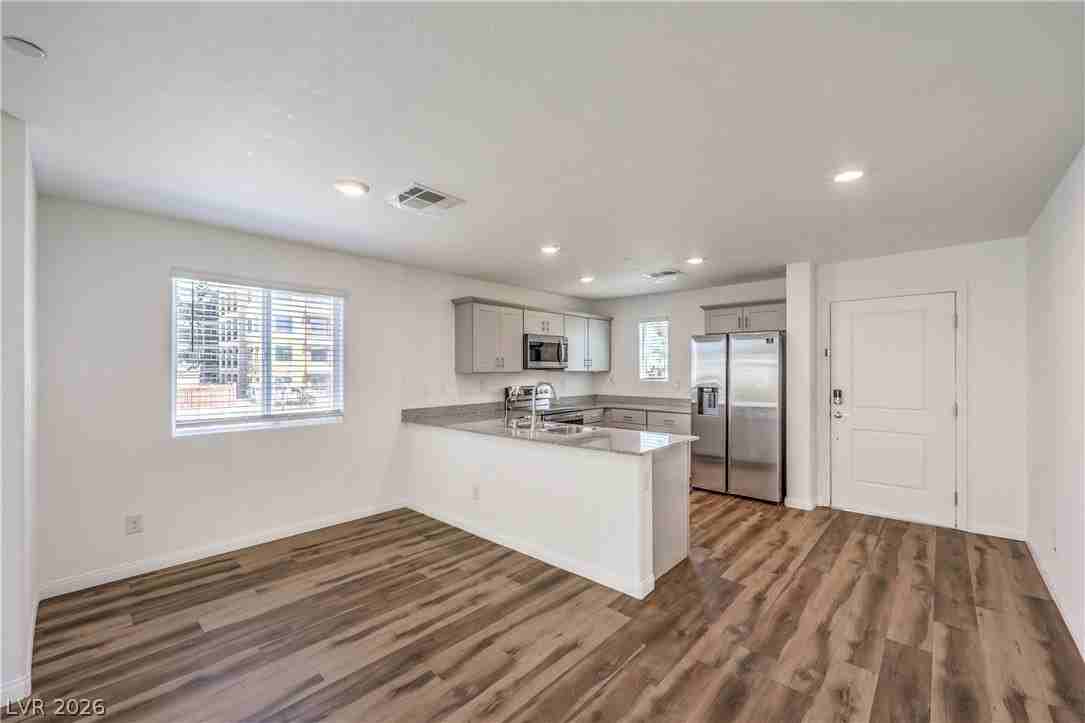 12103 Mojave Gold Rd #4 - Photo 5 of 24