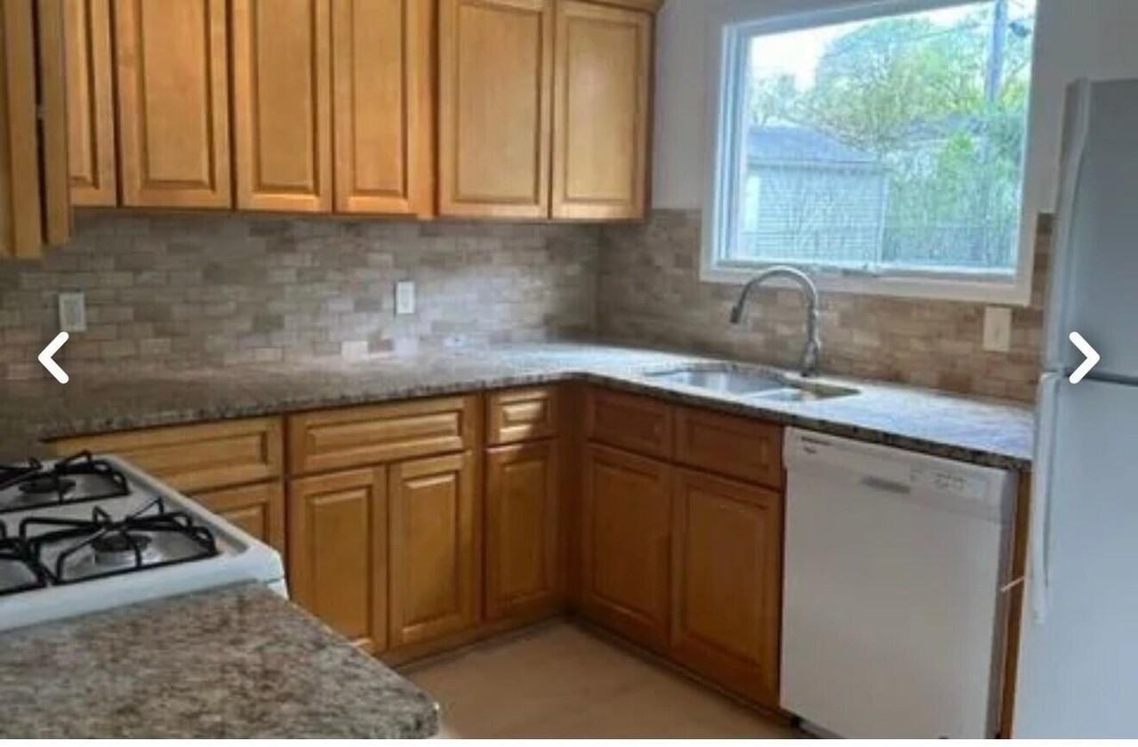 18 Tower Dr - Photo 2 of 22