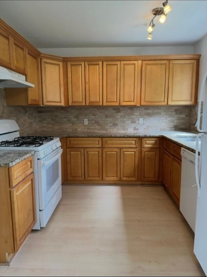 18 Tower Dr - Photo 4 of 22