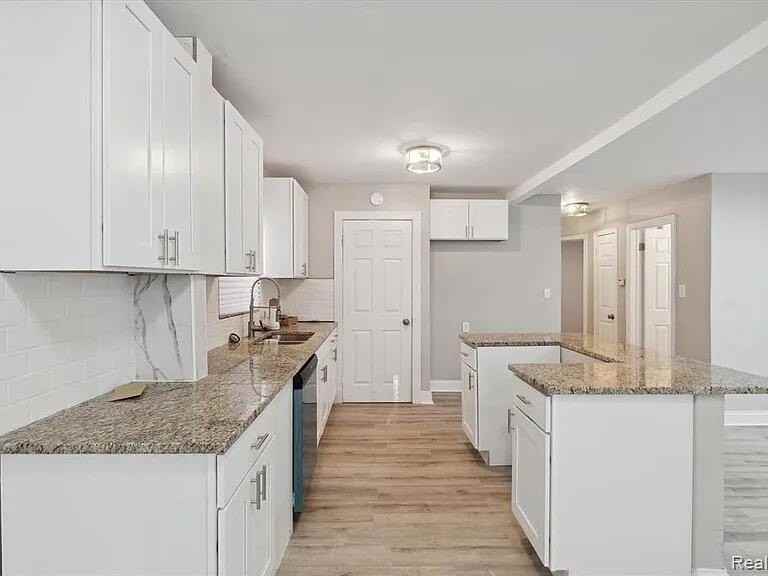 15749 Ardmore St - Photo 7 of 17