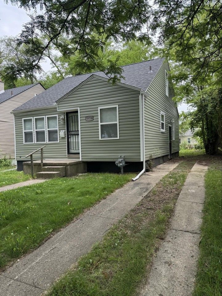19716 Archdale St - Photo 2 of 10