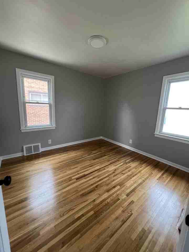 1038 Detroit Ave - Photo 6 of 18