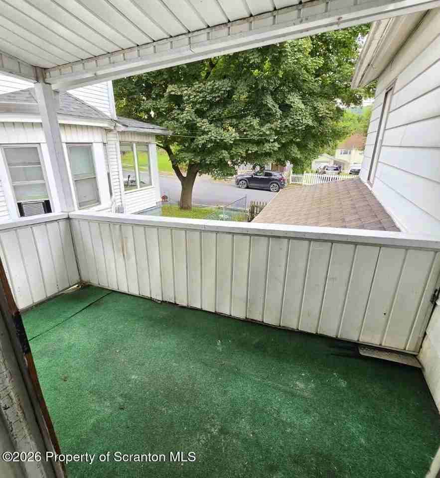 1024 S Webster Ave #2ndFL - Photo 7 of 9