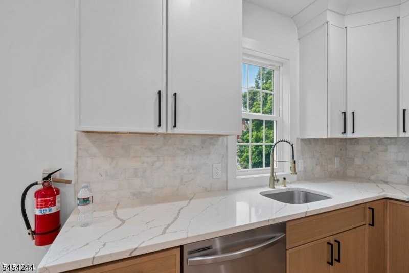 196 Taylor St #2 - Photo 4 of 18