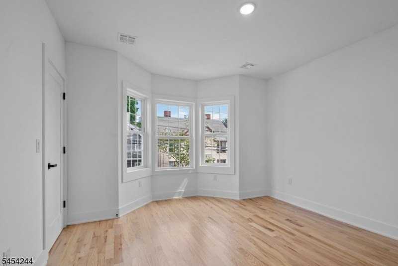 196 Taylor St #2 - Photo 7 of 18