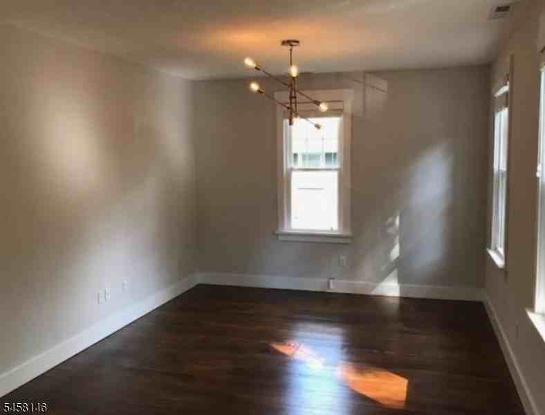 248 N Fullerton Ave - Photo 4 of 15