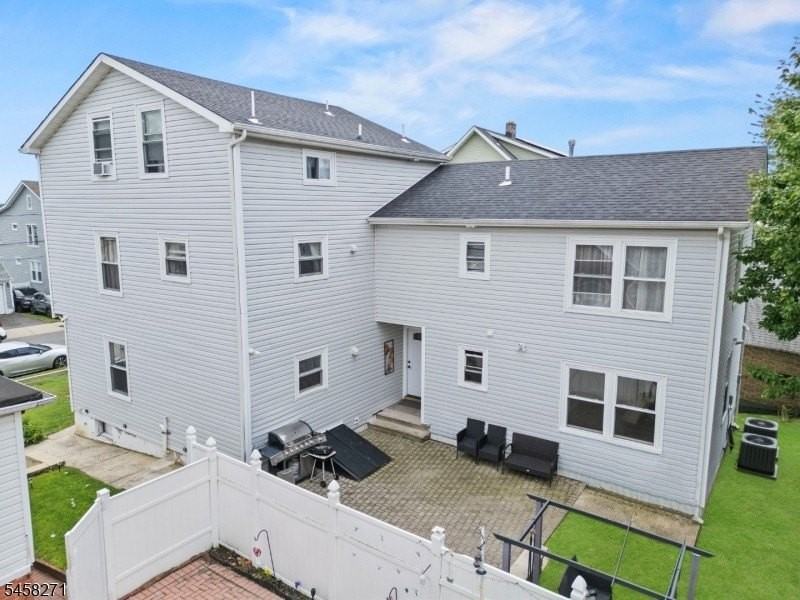 97 Cedar Hill Ave - Photo 5 of 22