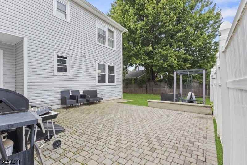 97 Cedar Hill Ave - Photo 6 of 22