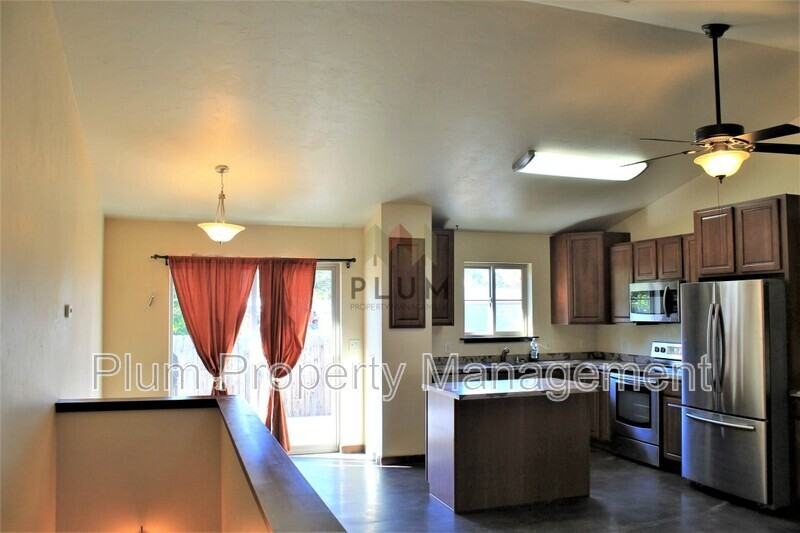 1405 N Dickens St - Photo 4 of 30