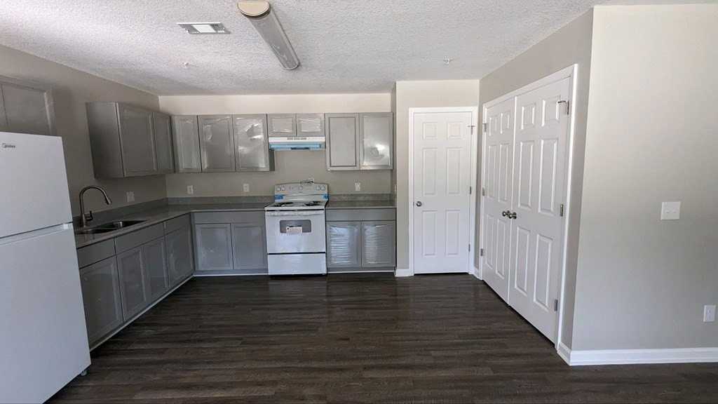1474 Kelly Dr ## 12 - Photo 2 of 9