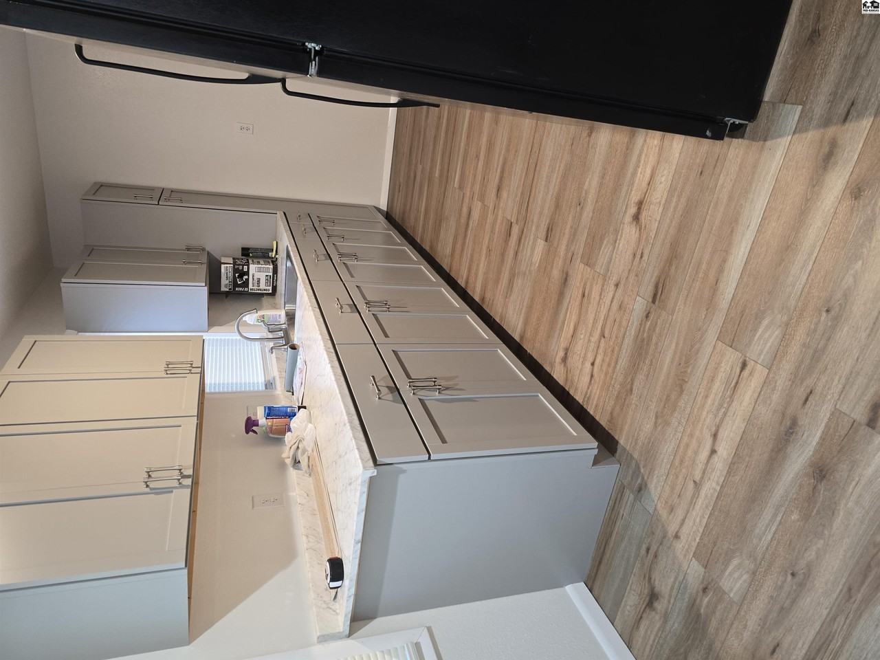 1509 N Main St - Photo 2 of 12