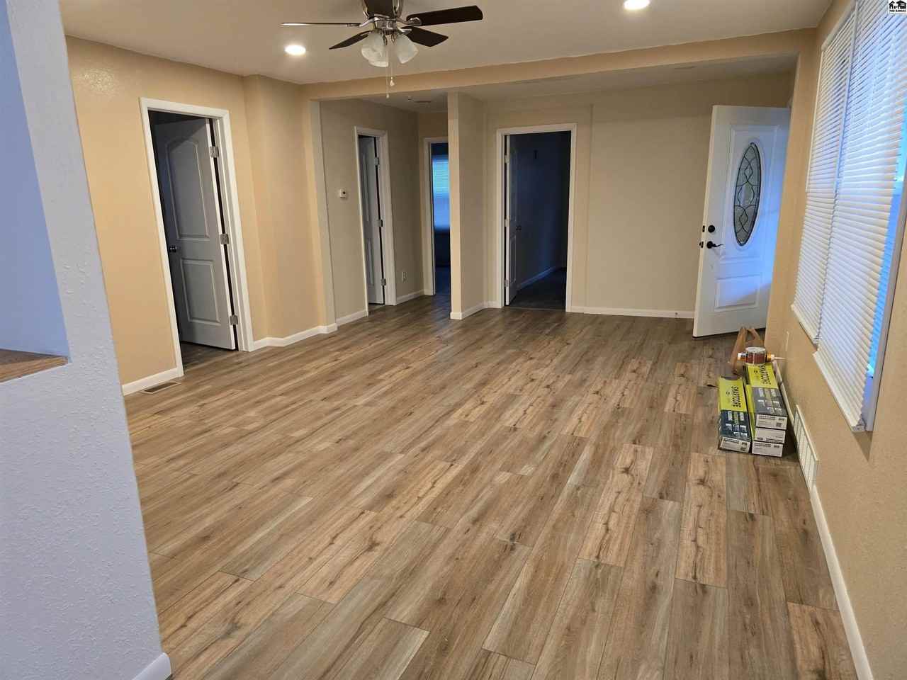 1509 N Main St - Photo 3 of 12