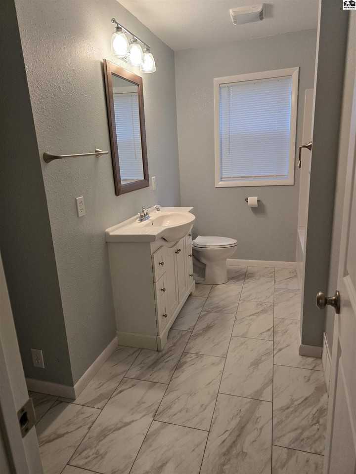 1509 N Main St - Photo 5 of 12